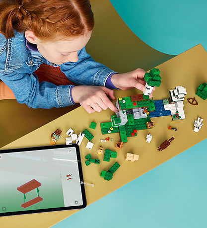 LEGO® Minecraft - Første Nats Eventyr 21593 - 301 Dele