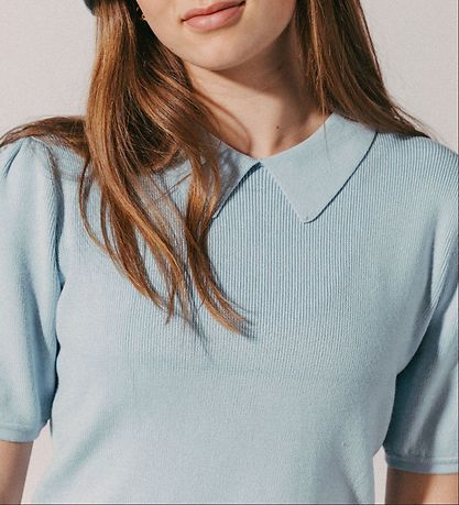 Cost:Bart T-Shirt - Strik - Cropped - CBRoxanne - Celestial blue Cost:Bart T-Shirt - Strik - Cropped - CBRoxanne - Celestial blue