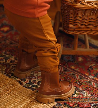 Pom Pom - Chunky Chelsea Boot - Camel