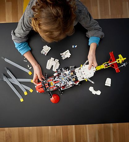 LEGO® Technic - Airbus H175 Redningshelikopter 42145 - 2001 Dele