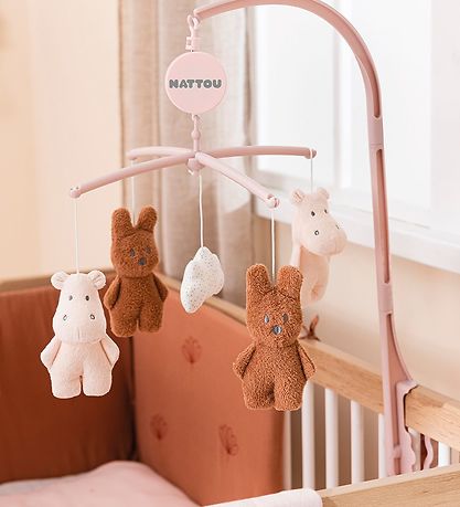 Nattou Musikuro - Musical Mobile Susie and Bonnie - Rosa/Brun Nattou Musikuro - Musical Mobile Susie and Bonnie - Rosa/Brun