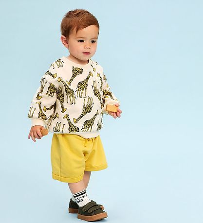 The New Siblings Sweatshorts - TnsFilimu - Misted Yellow The New Siblings Sweatshorts - TnsFilimu - Misted Yellow