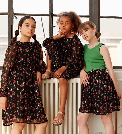 Petit by Sofie Schnoor Kjole - Sort m. Bær Petit by Sofie Schnoor Kjole - Sort m. Bær