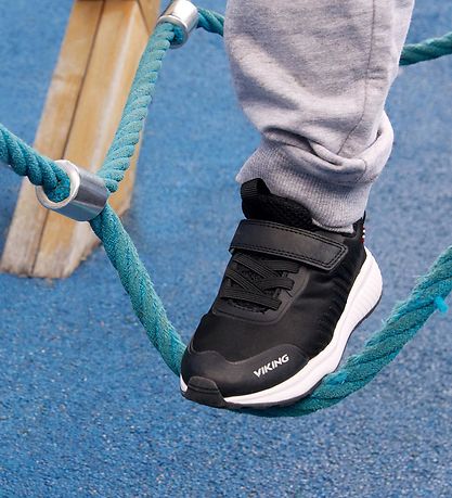 Viking Sneakers - Aery Tau Low GTX - Sort Viking Sneakers - Aery Tau Low GTX - Sort