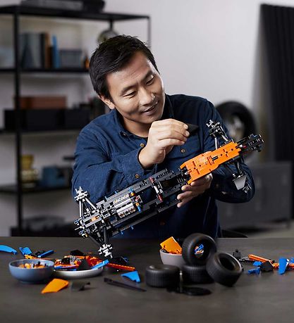 LEGO® Technic - McLaren Formula 1-racerbil 42141 - 1432 Dele LEGO® Technic - McLaren Formula 1-racerbil 42141 - 1432 Dele