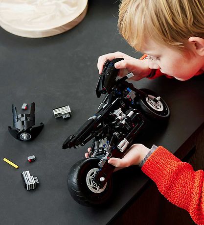 LEGO® Technic - THE BATMAN - BATCYCLE 42155 - 641 Dele LEGO® Technic - THE BATMAN - BATCYCLE 42155 - 641 Dele