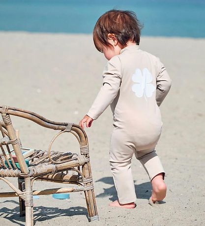 Petit Crabe Badeheldragt - Lou - UV50+ - Latte Petit Crabe Badeheldragt - Lou - UV50+ - Latte
