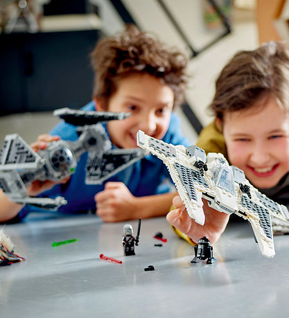 LEGO® Star Wars - Mandalorian Fang Fighter... 75348 - 957 Parts LEGO® Star Wars - Mandalorian Fang Fighter... 75348 - 957 Parts