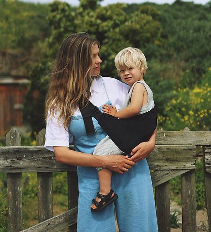 Wildride Bæresele - The Toddler Swing - Black Rib