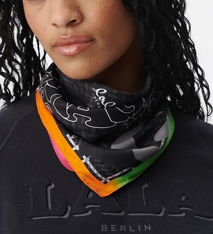 Lala Berlin Tørklæde - Cube Ahrina - 50x50 cm - Star Black Lala Berlin Tørklæde - Cube Ahrina - 50x50 cm - Star Black