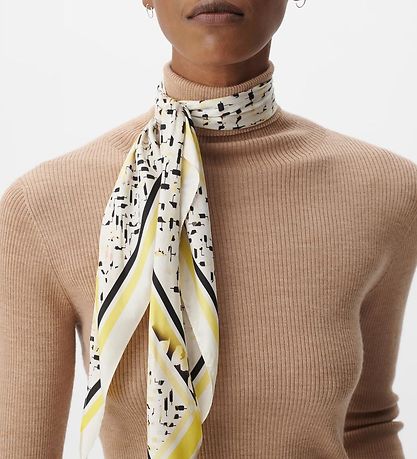 Lala Berlin Tørklæde - Triangle Aina - Floral Leo Sunflower Lala Berlin Tørklæde - Triangle Aina - Floral Leo Sunflower