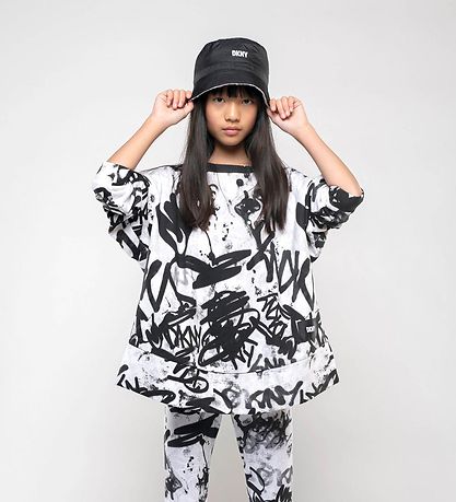 DKNY Bøllehat - Vendbar - Sort/Hvid m. Fleece