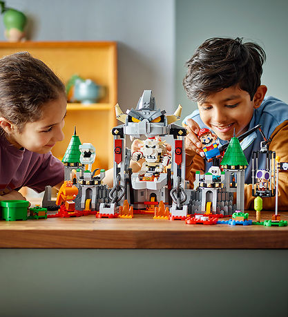 LEGO® Super Mario - Dry Bowsers Slotskamp 71423 - Udvidelsessæt  LEGO® Super Mario - Dry Bowsers Slotskamp 71423 - Udvidelsessæt