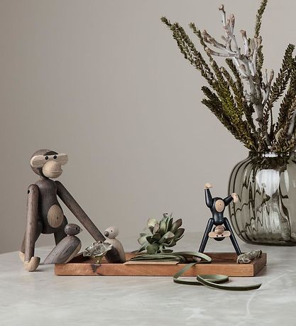 Kay Bojesen Træfigur - Abe 20 cm - Lille - Eg/Røget Eg Kay Bojesen Træfigur - Abe 20 cm - Lille - Eg/Røget Eg