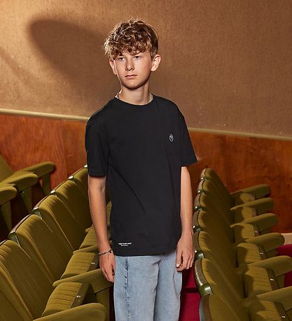 Hound T-Shirt - Black m. Badge Hound T-Shirt - Black m. Badge