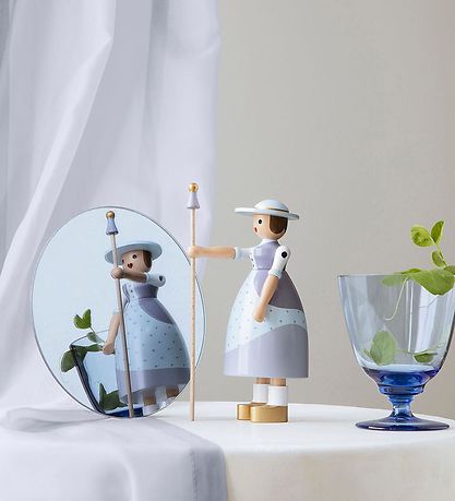 Kay Bojesen Træfigur - Hyrdinden - 18 cm - Lilla/Grøn Kay Bojesen Træfigur - Hyrdinden - 18 cm - Lilla/Grøn