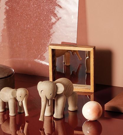 Kay Bojesen Træfigur - Elefant - 16 cm - Lille - Eg Kay Bojesen Træfigur - Elefant - 16 cm - Lille - Eg