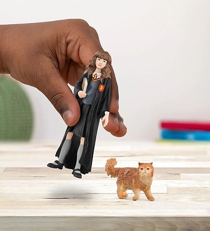 Schleich Harry Potter - Hermione Granger & Skævben - H: 10 cm -  Schleich Harry Potter - Hermione Granger & Skævben - H: 10 cm -