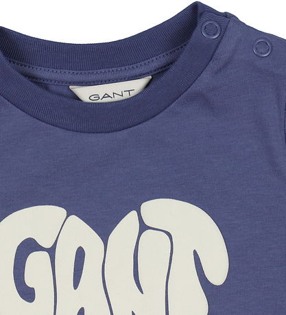 GANT T-shirt - Heart Graphic - Washed Blue GANT T-shirt - Heart Graphic - Washed Blue