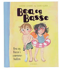 Forlaget Gyldendal Bog - Bea Og Basse 4 - Bea Og Basse I Svømmeh Forlaget Gyldendal Bog - Bea Og Basse 4 - Bea Og Basse I Svømmeh