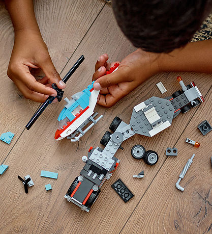 LEGO® Creator - Flakbil med helikopter 31146 - 3-I-1 - 270 Delar
