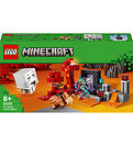 LEGO® Minecraft - The Nether Portal Ambush 21255 - 352 Parts
