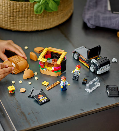 LEGO® City - Burger Truck 60404 - 194 Parts