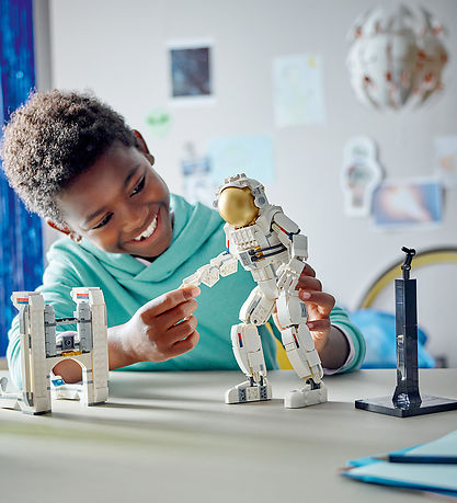 LEGO® Creator - Astronaut - 31152 - 3-i-1 - 647 Dele
