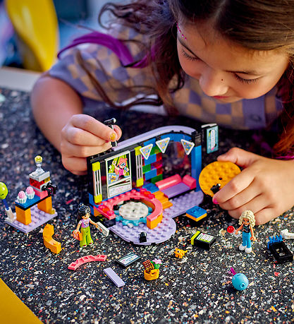 LEGO® Friends - Fest med karaoke 42610 - 196 Dele