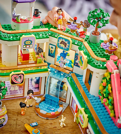 LEGO® Friends - Heartlake City Butikscenter 42604 - 1237 Dele LEGO® Friends - Heartlake City Butikscenter 42604 - 1237 Dele