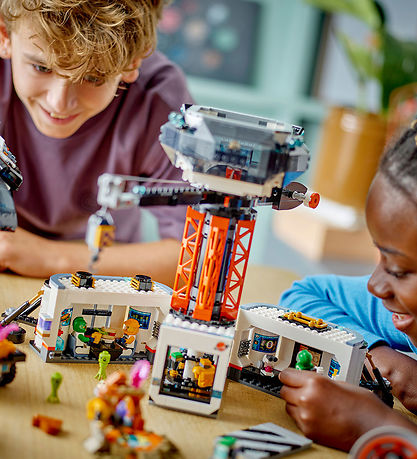 LEGO® City - Rumbase Og Raketaffyringsrampe 60434 - 1422 Dele LEGO® City - Rumbase Og Raketaffyringsrampe 60434 - 1422 Dele