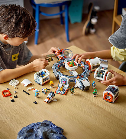 LEGO® City - Modulopbygget Rumstation 60433 - 1097 Dele