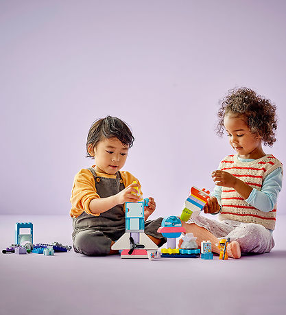 LEGO® DUPLO - 3-i-1-Eventyr Med Rumfærge 10422 - 58 Dele LEGO® DUPLO - 3-i-1-Eventyr Med Rumfærge 10422 - 58 Dele