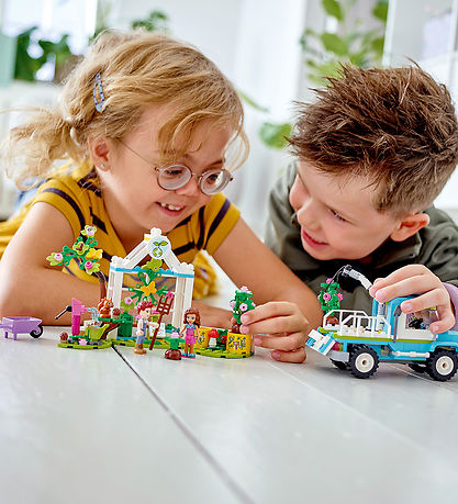LEGO® Friends - Træplantningsvogn 41707 - 336 Dele LEGO® Friends - Træplantningsvogn 41707 - 336 Dele