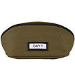 DAY ET Toilettaske - Gweneth RE-S Clam - Dark Olive DAY ET Toilettaske - Gweneth RE-S Clam - Dark Olive