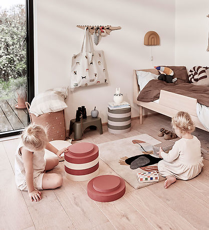 OYOY Skammel - Iro - 28x28 cm - Vanilla/Nutmeg OYOY Skammel - Iro - 28x28 cm - Vanilla/Nutmeg