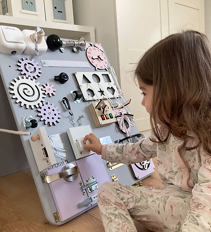 Woobiboo Woobiboard - Premium Play Standing - I Believe In Unico Woobiboo Woobiboard - Premium Play Standing - I Believe In Unico