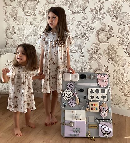 Woobiboo Woobiboard - Premium Play Standing - I Believe In Unico Woobiboo Woobiboard - Premium Play Standing - I Believe In Unico