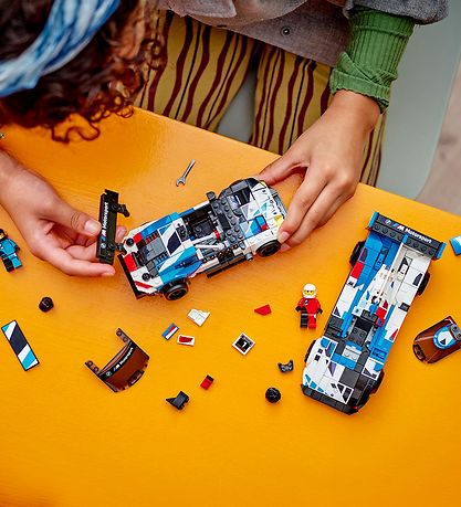 LEGO® Speed Champion - BMW M4 GT3 & BMW M Hybrid... 76922