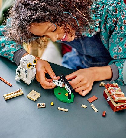 LEGO® Harry Potter - Hedvig på Ligustervænge... 76425 - 337 Dele