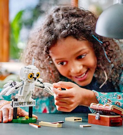 LEGO® Harry Potter - Hedvig på Ligustervænge... 76425 - 337 Dele