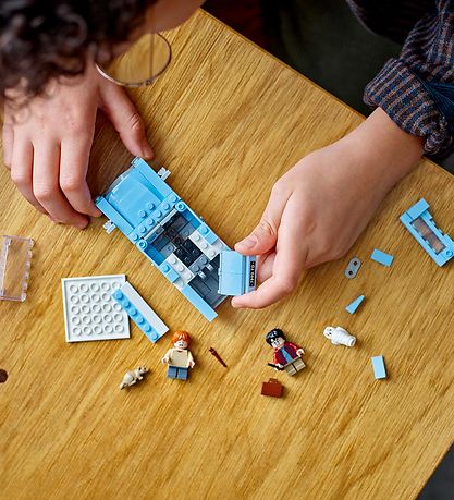 LEGO® Harry Potter - Flyvende Ford Anglia 76424 - 165 Dele