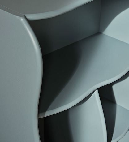 Ferm Living Bogreol - Slope - 66x36x95 cm - Storm Ferm Living Bogreol - Slope - 66x36x95 cm - Storm