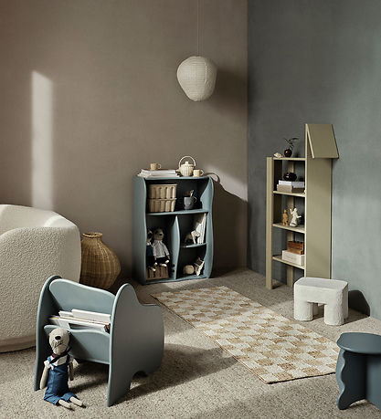 Ferm Living Bogreol - Slope - 66x36x95 cm - Storm Ferm Living Bogreol - Slope - 66x36x95 cm - Storm