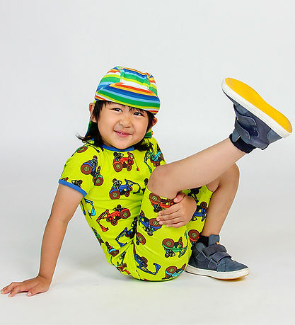 Småfolk Shorts - Bright Green m. Traktorer Småfolk Shorts - Bright Green m. Traktorer