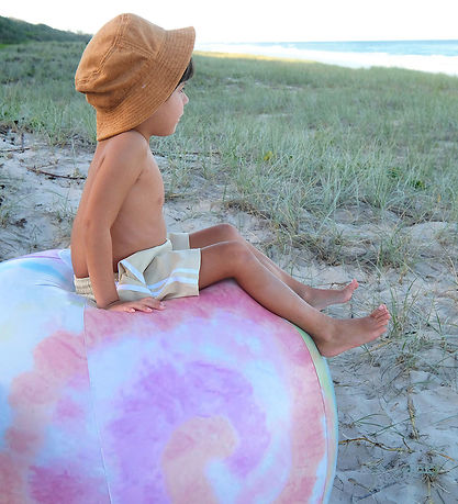 SunnyLife Badebold - 90 cm - Tie Dye Multi SunnyLife Badebold - 90 cm - Tie Dye Multi