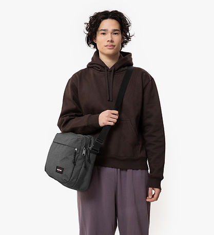 Eastpak Skuldertaske - Crosser - 16L - Black Denim