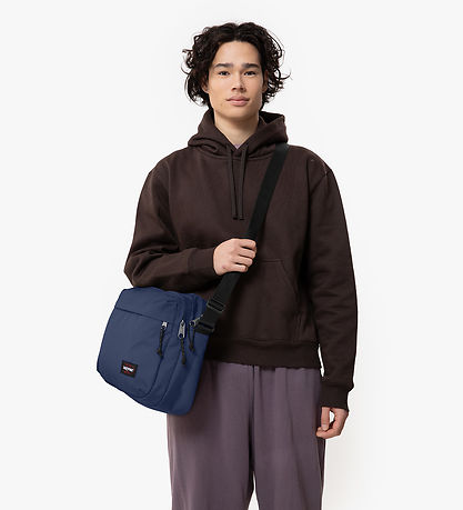 Eastpak Skuldertaske - Crosser - 16L - Boat Navy Eastpak Skuldertaske - Crosser - 16L - Boat Navy