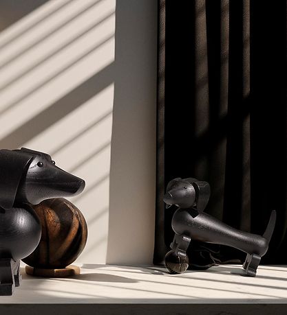 Kay Bojesen Træfigur - Gravhund - Lille - Mørk Bejdset Eg Kay Bojesen Træfigur - Gravhund - Lille - Mørk Bejdset Eg