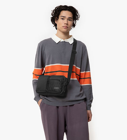 Eastpak Skuldertaske - Double Cros - 4,5L - Sort Eastpak Skuldertaske - Double Cros - 4,5L - Sort